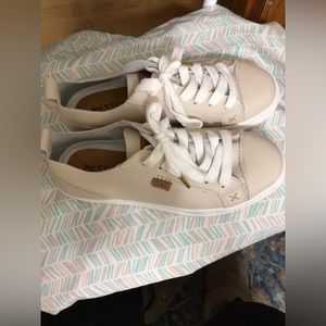 Musse & Cloud Leather Sneaker size 7